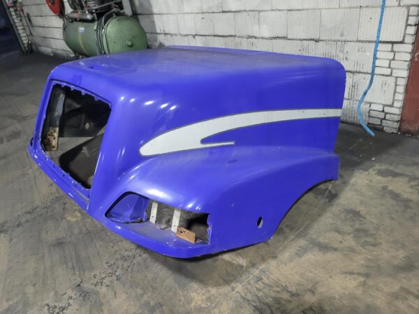 Volvo NH  bull nose cab