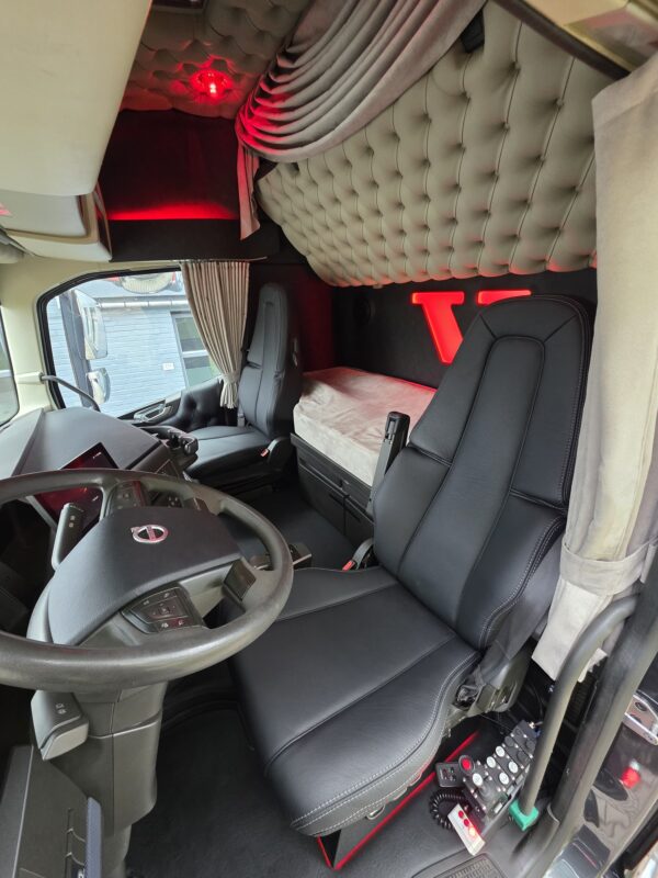 Volvo 6X2 FH500 6X2  steel/air Haakarm 26T  2021 334000km Topcondition - Afbeelding 13