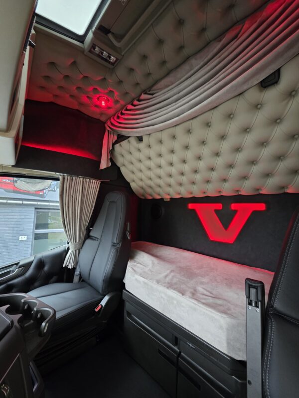 Volvo 6X2 FH500 6X2  steel/air Haakarm 26T  2021 334000km Topcondition - Afbeelding 12