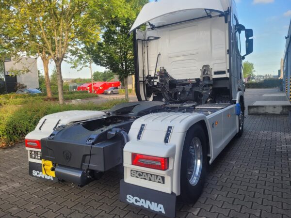 New S590 4X2 Full air Pto 6X ballons - Image 7