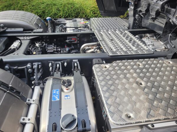 New Scania S660 Twinsteer V8 Full air - Image 4