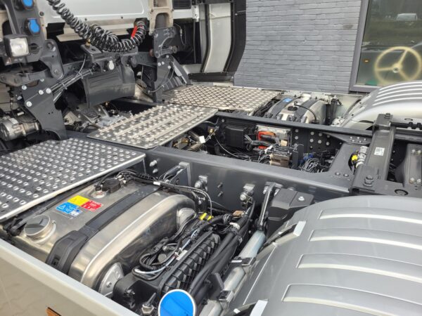 Scania S660 6X2/4  voorloper full air retarder acc  pto  leather  full options   New - Afbeelding 17