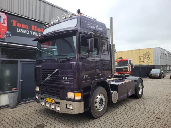 Volvo F10 Globetrotter 4X2  1990  full steel suspencion