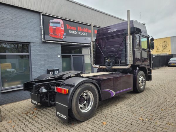 Volvo F10 Globetrotter 4X2  1990  full steel suspencion - Image 7